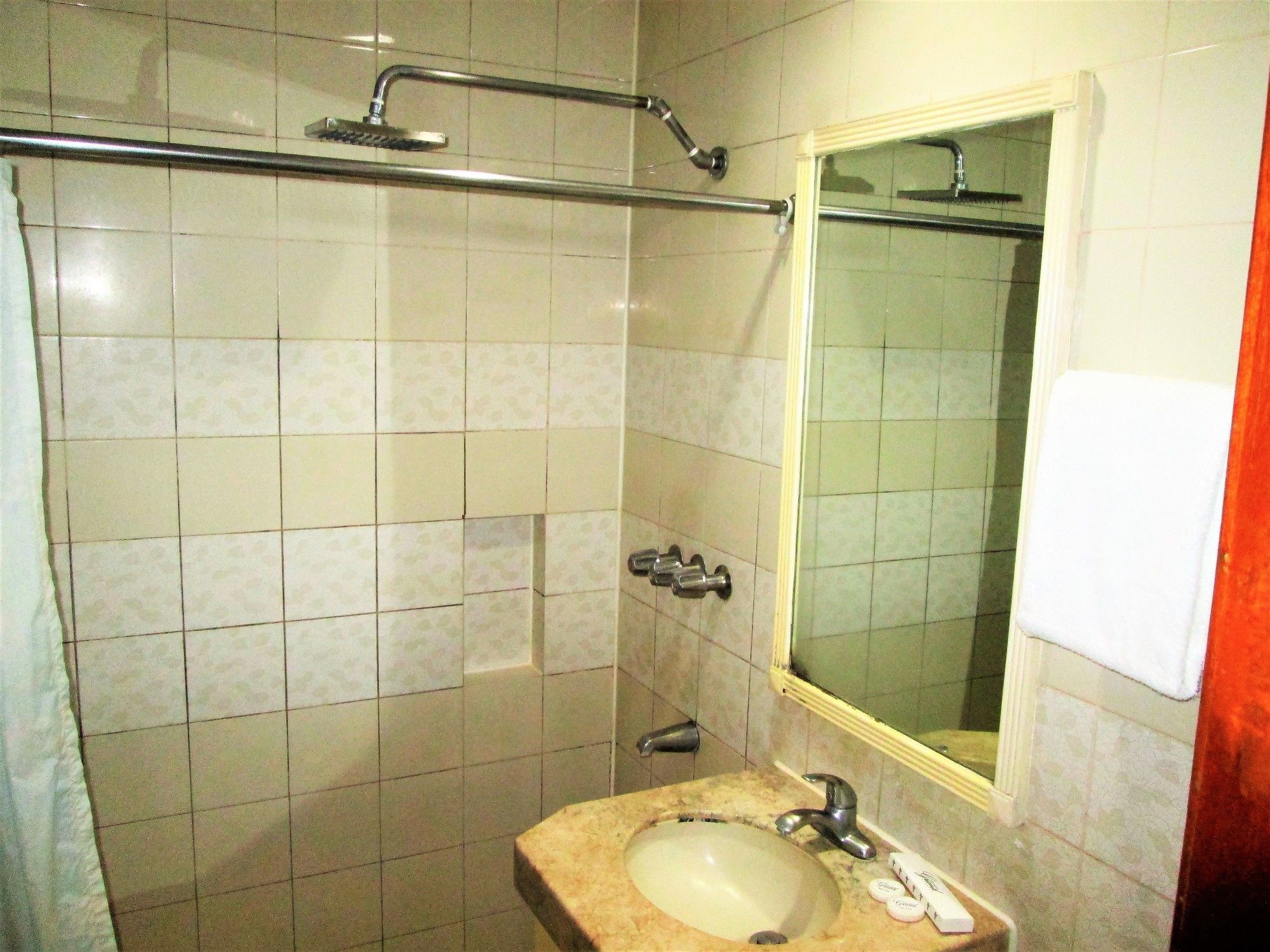 Grand City Hotel Inc. Cagayan de Oro Esterno foto