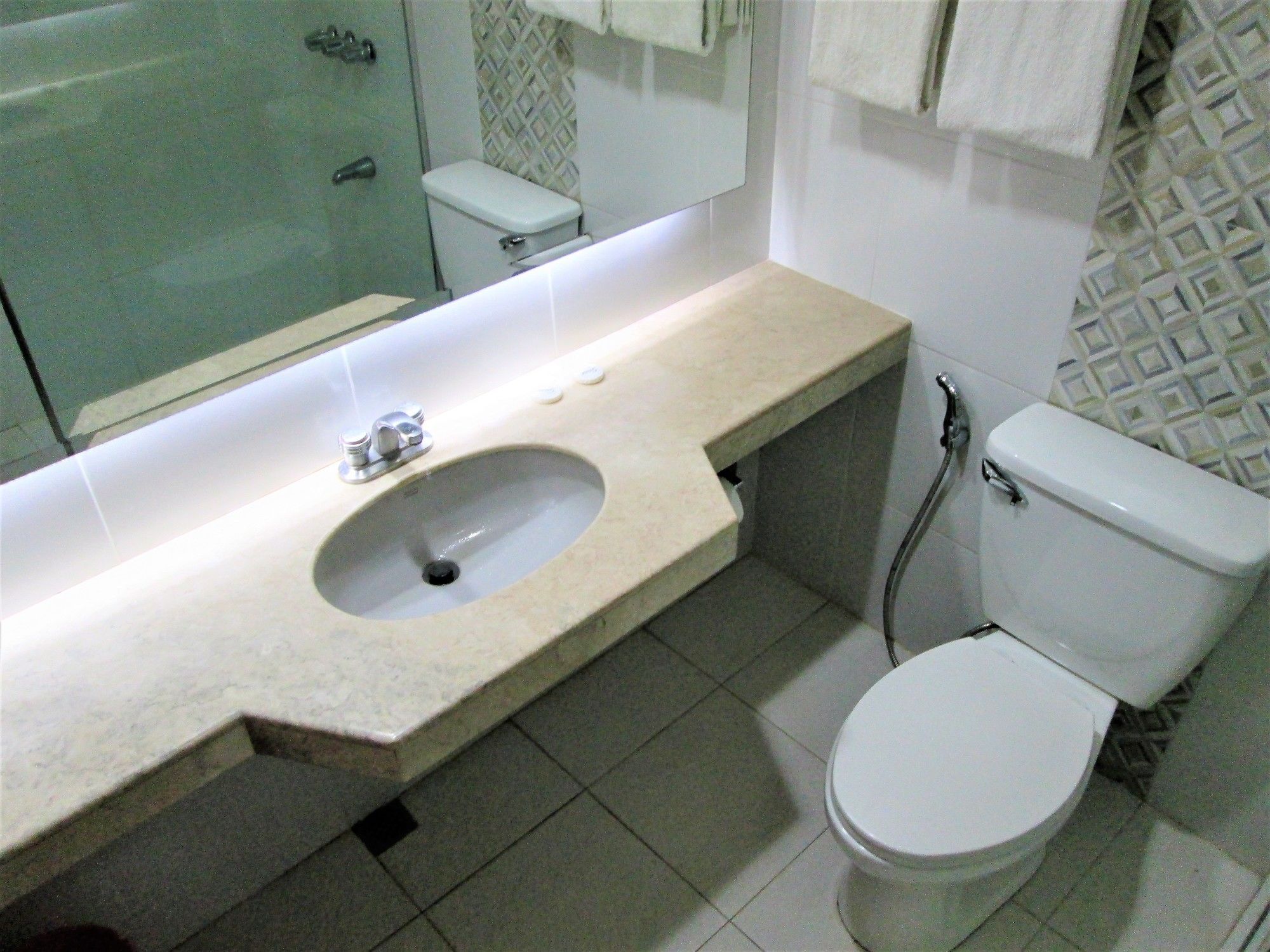 Grand City Hotel Inc. Cagayan de Oro Esterno foto